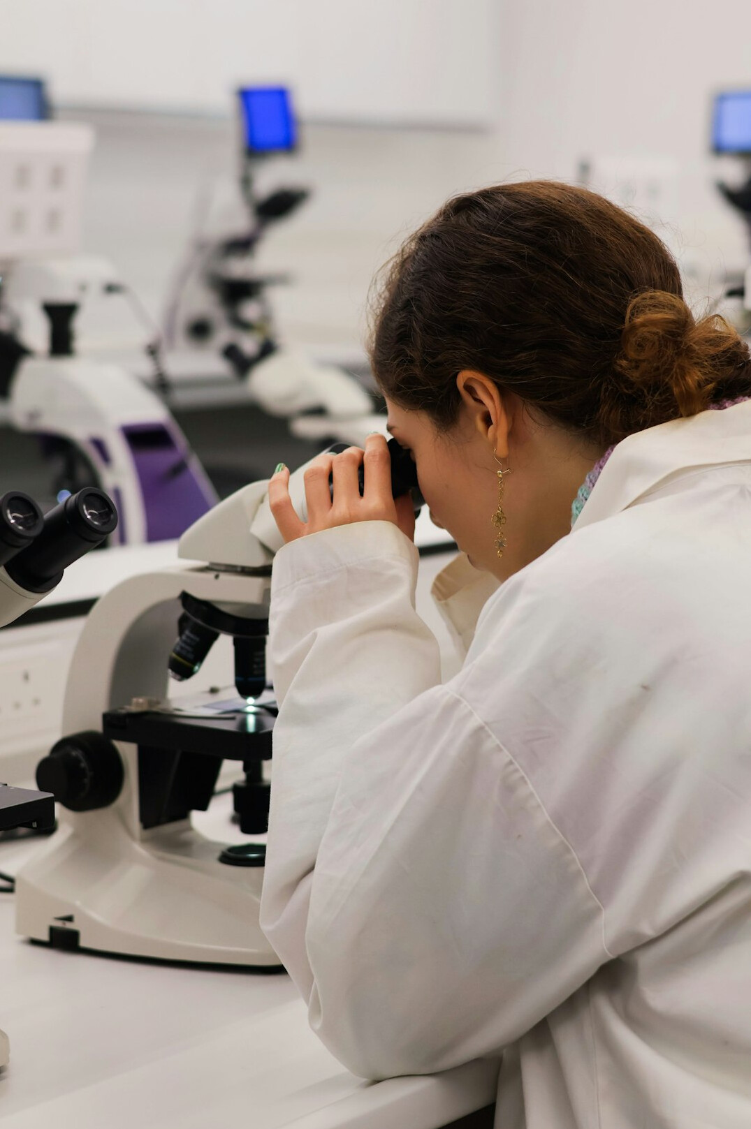 forensic scientist in lab